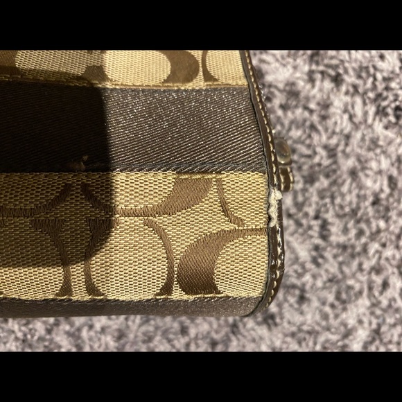 Coach Wallet - Picture 7 of 8